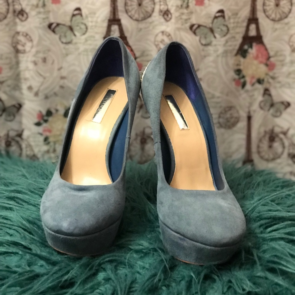Heels - Picture 2 of 4